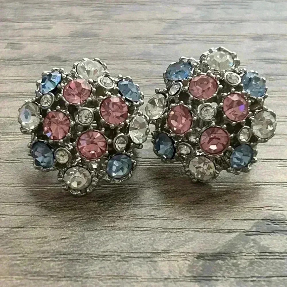 Vintage Style Rhinestone Cluster Earrings Clip On - Picture 2 of 6